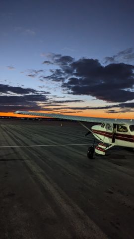 Cessna Skyhawk (N733WE) - Beautiful sunset over the airport 