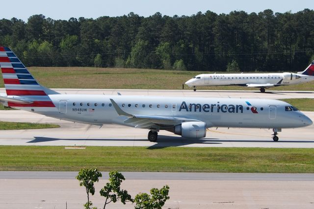 Embraer 170/175 (N948UW)