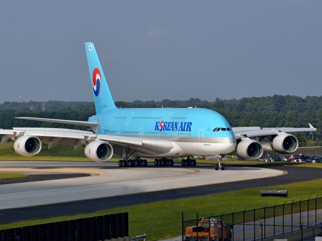 HL7621 — - This Korean Air A380-800 was the first A380 ever to land at KATL. Here it's taxing to the gate after landing.