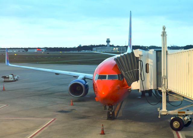 Boeing 737-800 (N832SY) - Sun Country Airlines Boeing 737-8KN(WL) N832SY in Gulfport 