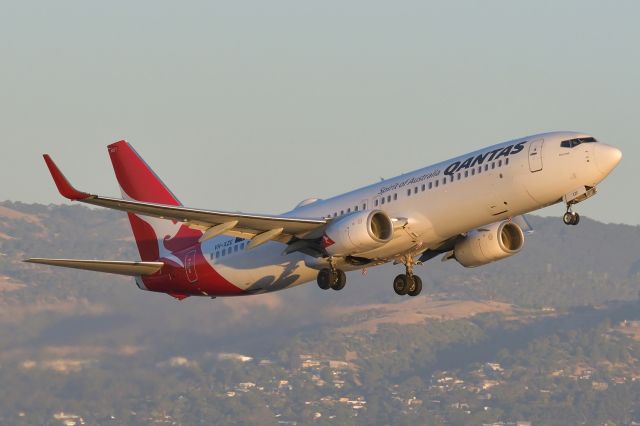 Boeing 737-800 (VH-XZE) - Off runway 23, Jan 6 2020