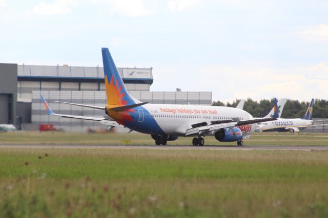 Boeing 737-800 (G-JZHE) - Airline: Jet2 Holidaysbr /Plane: B737-800br /Location: STN (London Stansted Airport)br /Date: 18.09.22 (dd/mm/yy)