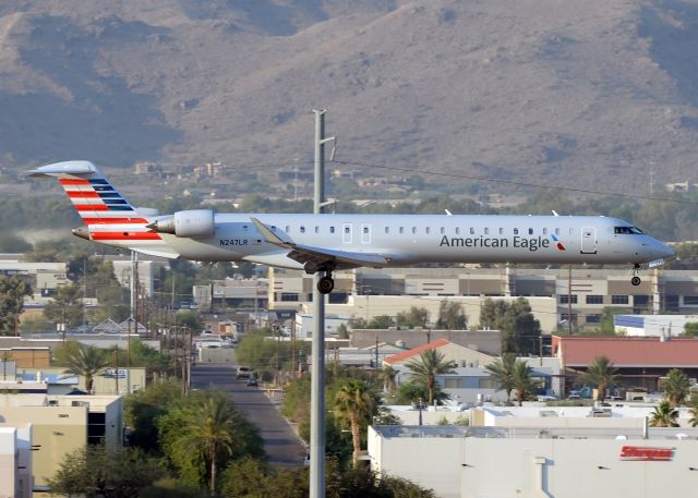 Canadair Regional Jet CRJ-900 (N247LR)
