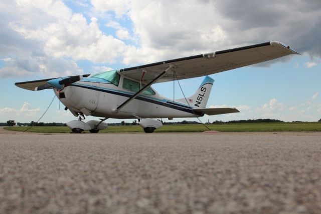 Cessna 152 (N5LS) - Stopped in for a visit... 6/28/13