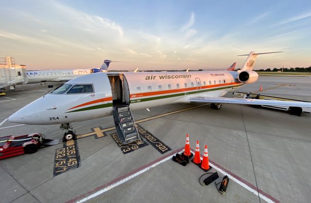 Canadair Regional Jet CRJ-200 (N454AW)