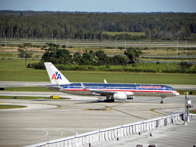 Boeing 757-200 (N182AN)