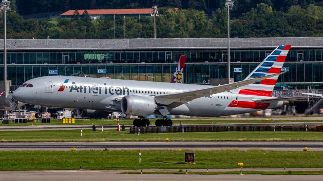 Boeing 787-8 (N812AA)