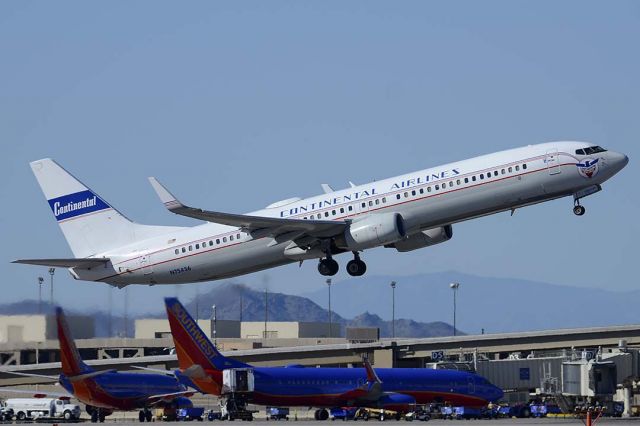 Boeing 737-900 (N75436) - United Boeing 737-924 N75436 in retro Continental livery at Phoenix Sky Harbor International Airport on March 6, 2015.