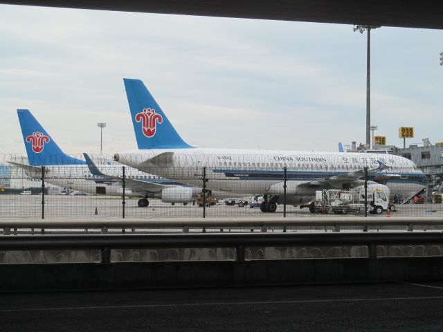 Airbus A320 (B-6582) - Plane spotting while waiting for flight