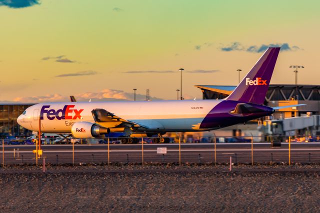 BOEING 767-300 (N164FE) - FedEx 767-300 taking off at PHX on 12/13/22. Taken with a Canon R7 and Tamron 70-200 G2 lens.