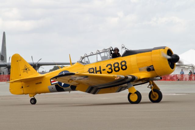 North American T-6 Texan (N49388) - Barry Hancock - AT-6 Texan Demo - Travis AFB Wings Over Solano - 05/06/2017