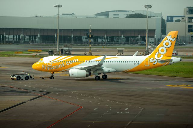 Airbus A320 (9V-TRI)