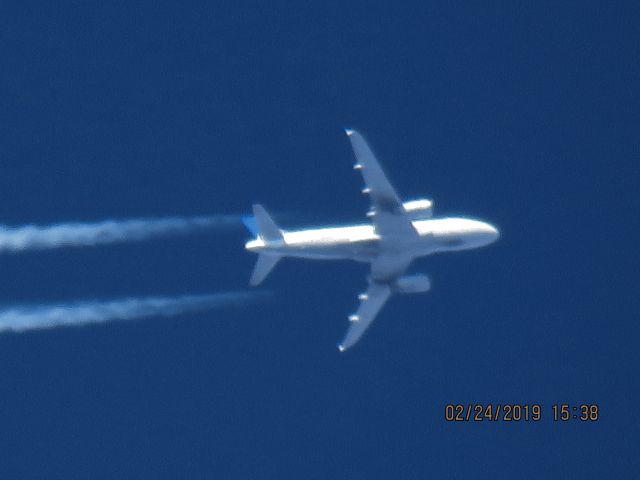 Airbus A319 (N810UA)
