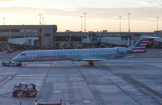 Canadair Regional Jet CRJ-900 (N929LR)