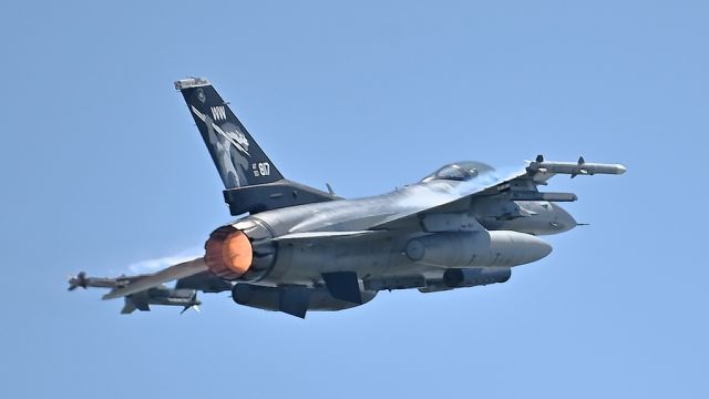 Lockheed F-16 Fighting Falcon (90-0817) - 18.May.2024br /Yokota Air Base JAPAN-AMERICAN Friendship Festival 2024br /Amazing Demo Flight with F-16 !!