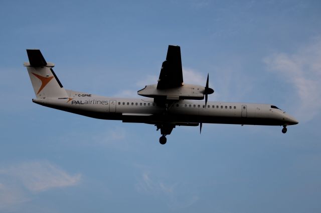 de Havilland Dash 8-400 (C-GPNE)