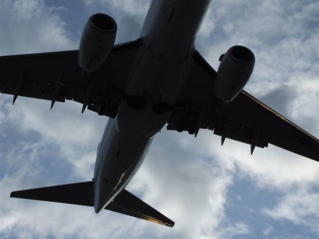 Boeing 737-700 (C-FWSF)