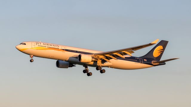 Airbus A330-300 (VT-JWR)