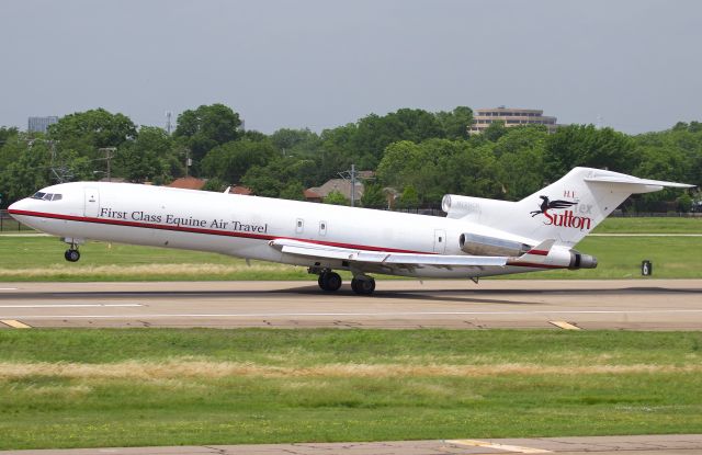 BOEING 727-200 (N725CK) - The quite unique "Air Horse One" operated by Kalitta on behalf of H.T. Tex Sutton equine air travel departing Dallas Love Field. Absolutely love the 727, such a treat to see one still alive and well. This trijet was originally delivered to Continental in 1981. (view in "full" for highest image quality)