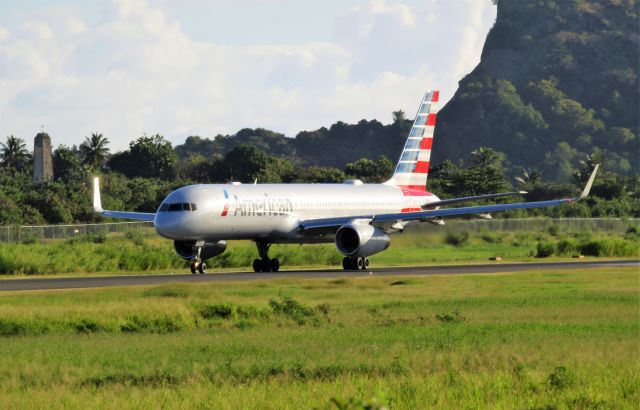 Boeing 757-200 (N185AN)