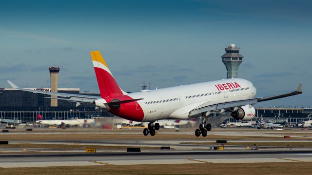 Airbus A330-300 (EC-LYF)