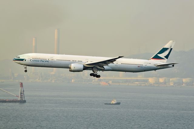 BOEING 777-300 (B-HNM)