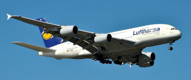 Airbus A380-800 (D-AIMB)