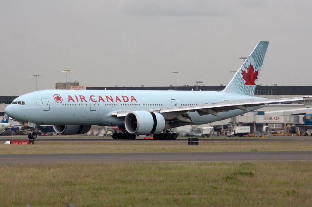 Boeing 777-200 (C-FIUA) - 9 OCT 2010