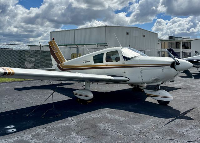 Piper Cherokee (N8444W)