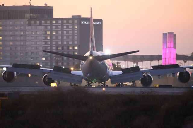 BOEING 747-8 (LX-VCN)