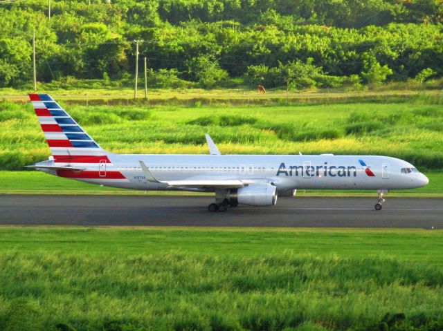 Boeing 757-200 (N187AN)