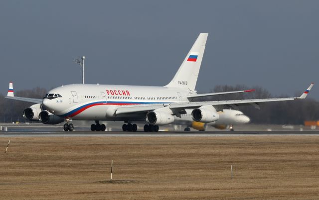 Ilyushin Il-96 (RA-96019)