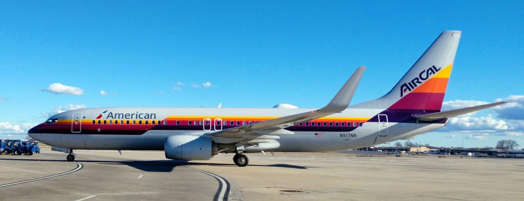 Boeing 737-800 (N917NN) - Always nice too see the retro's in CLTbr /br /1/24/19