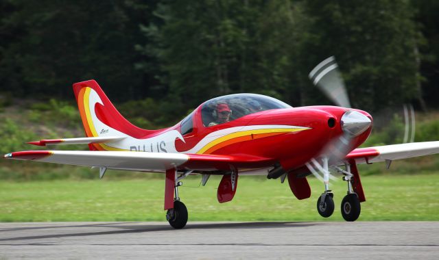 Lancair Legacy 2000 (PH-LIS)