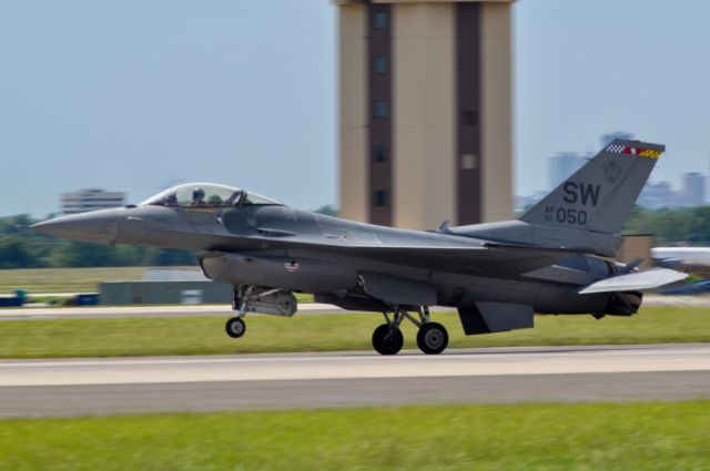 Lockheed F-16 Fighting Falcon (050)