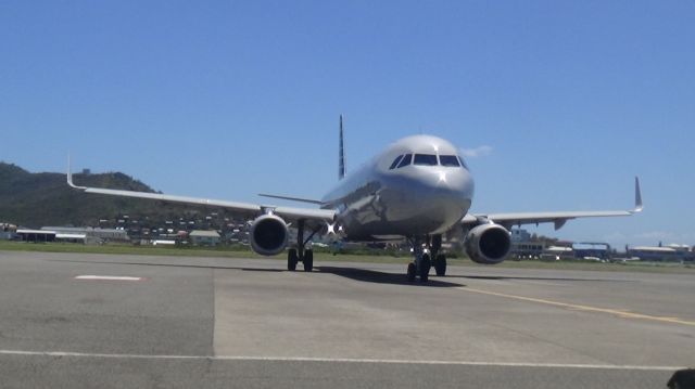 Airbus A321 (N901AA)