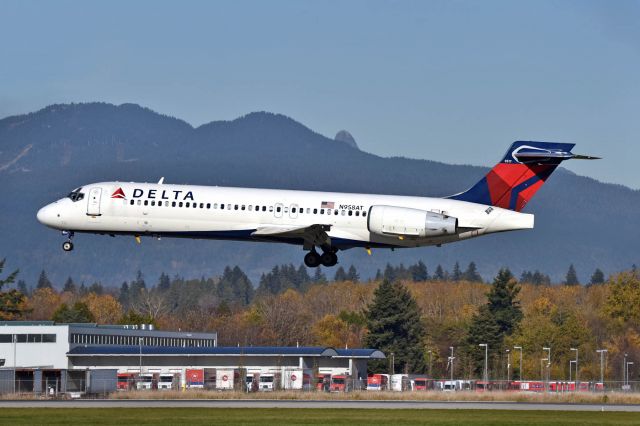 Boeing 717-200 (N958AT)