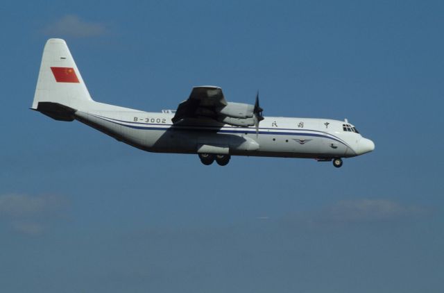 Lockheed C-130 Hercules (B-3002) - Final Approach to Narita Intl Airport Rwy16 on 1990/11/24