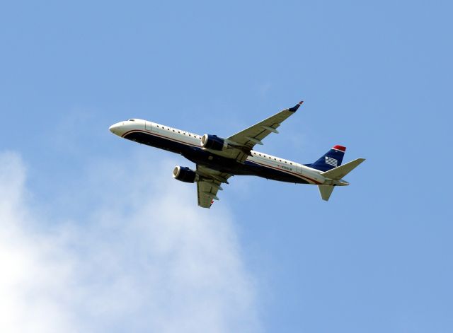 Embraer ERJ-190 (N959UW) - Audubon NJ 6/6/09 Philadelphia Approach