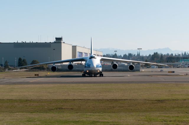 Antonov An-12 (RA124100)