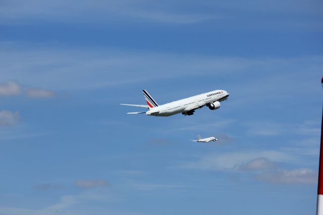 Boeing 777-200 (F-GSOL)