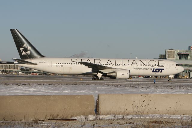 BOEING 767-300 (SP-LPE) - January 3, 2009 - taxied to terminal in Toronto
