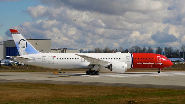 Boeing 787-9 Dreamliner (G-CKWT) - BOE838 taxis onto Rwy 16R for an RTO test on 3.13.19. (ln 827 / cn 63329). There was no flight.