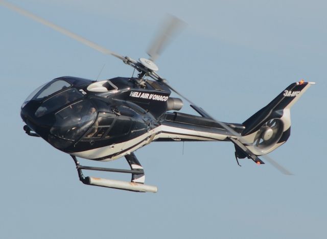 Eurocopter AS-350 AStar (3A-MFC)