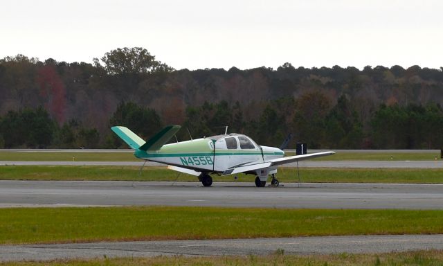 Beechcraft 35 Bonanza (N455B) - Beechcraft 35 Bonanza N455B in Newport News-Williamsburg