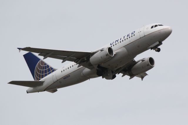 Airbus A319 (N821UA) - United Flight 617 (N821UA) departs Sarasota-Bradenton International Airport enroute to Chicago-OHare International Airport