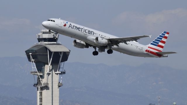 Airbus A321 (N183UW) - Departing LAX on 25R