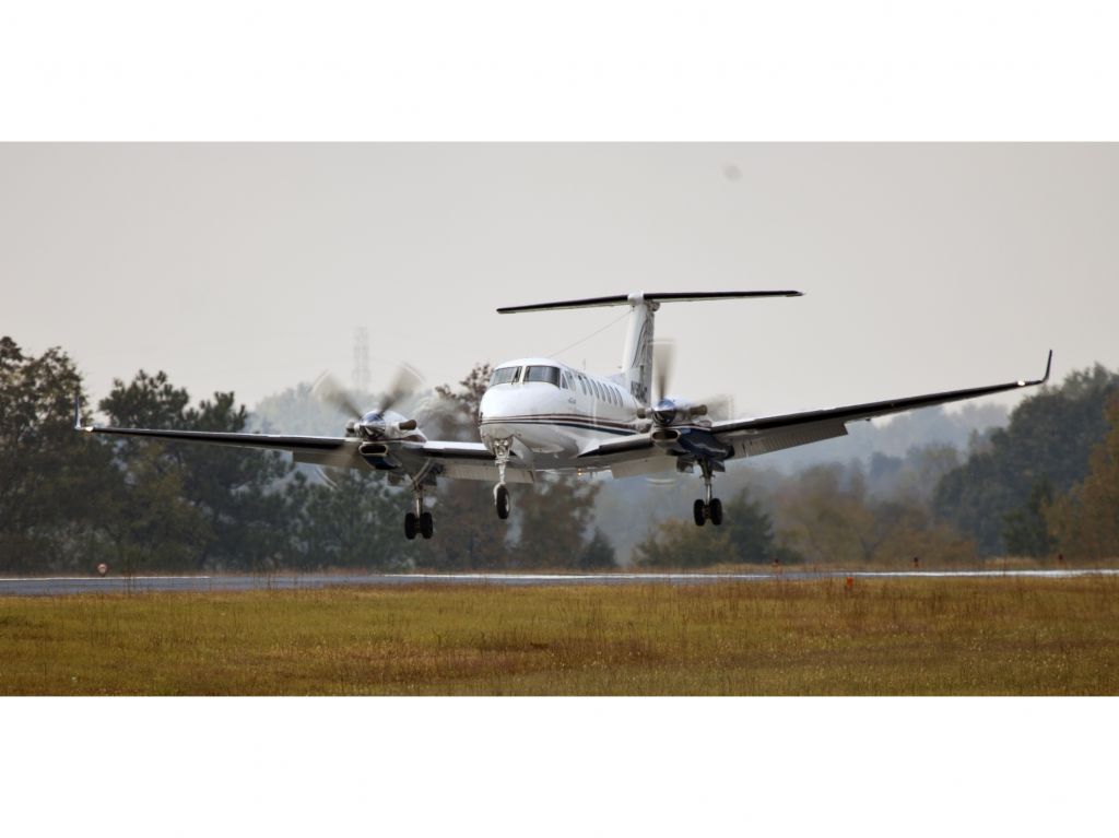Beechcraft Super King Air 350 (N904MC)