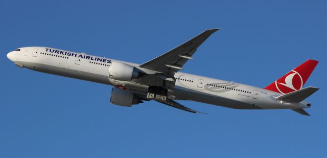 Boeing 777 (TC-LJE) - 8-10-16