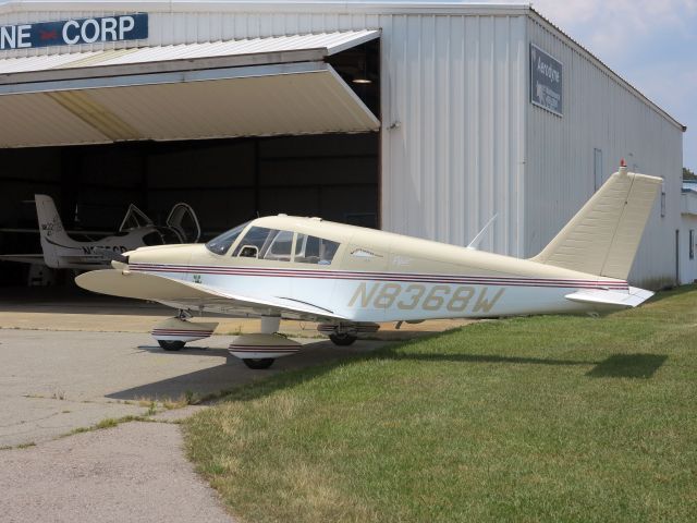 Piper Cherokee (N8368W)